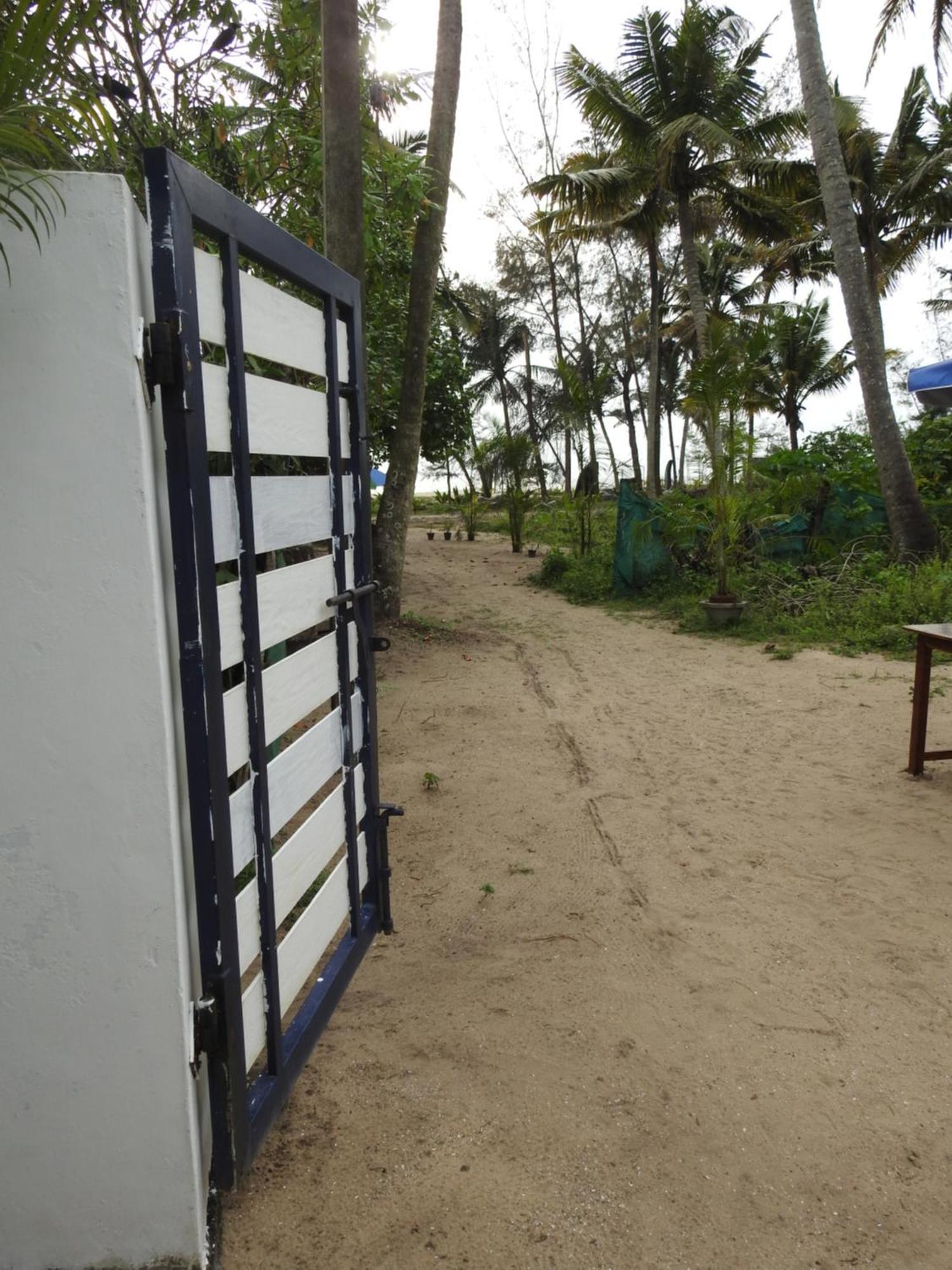 Shoreline Marari Beach Villa At Golden Beach Mararikulam Alappuzha 외부 사진